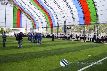Nərimanov rayonunda yeni inşa olunmuş mini futbol stadionun açılışı keçirilib - FOTOLAR