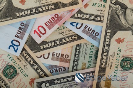 Dollar sabit qaldı, türk lirəsi və rubl bahalaşdı