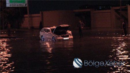 Bakıya güclü yağış yağdı: paytaxt gecəyədək tıxaclarda qaldı – FOTO, VİDEO