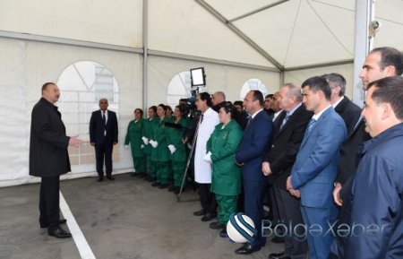 İlham Əliyev Qazaxda kəndli fermer təsərrüfatının təqdimatında-FOTO