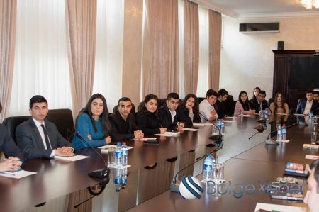 Nərimanov rayon gənclərinin Azərbaycan xalq yazıçısı Çingiz Abdullayev ilə görüşü keçirilib-FOTO Nərimanov rayon gənclərinin Azərbaycan xalq yazıçısı Çingiz Abdullayev ilə görüşü keçirilib-FOTO