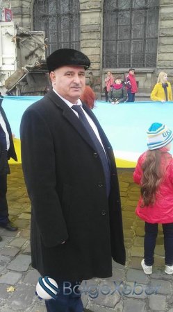 Azərbaycanlı diaspor təmsilçisi çılpaq bədənlə qarın üzərində - FOTOLAR