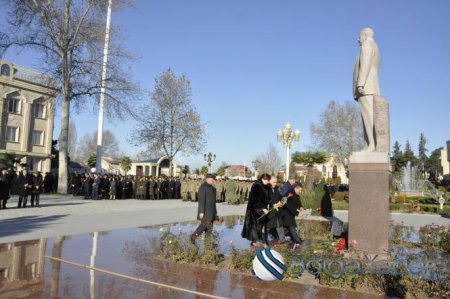 Bərdədə Heydər Əliyevin xatirəsi anılıb-FOTO