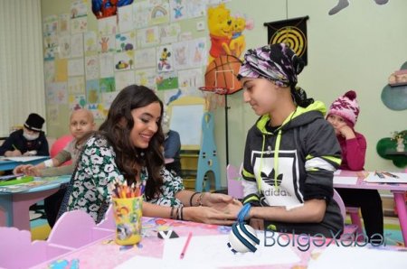 Leyla Əliyeva uşaqlarla birgə rəsm çəkdi – FOTO Leyla Əliyeva uşaqlarla birgə rəsm çəkdi – FOTO