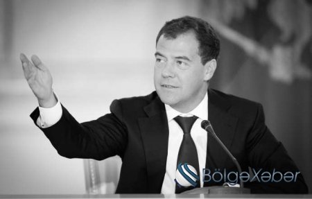 Medvedev iclasa gecikən naziri danladı - Video