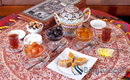 Bulvardakı çay süfrəsinə elə bir “şot” gəldi ki... - FOTO