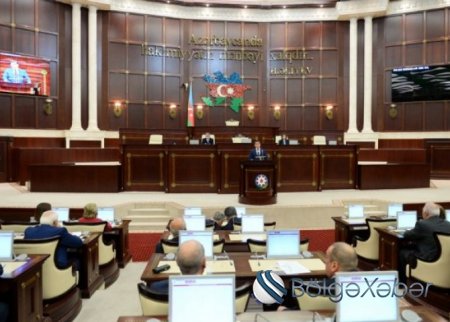"Biz deputatların dediyi onsuz da nəyi dəyişəcək ki? -Kimdir bizim sözümüzə baxan?”