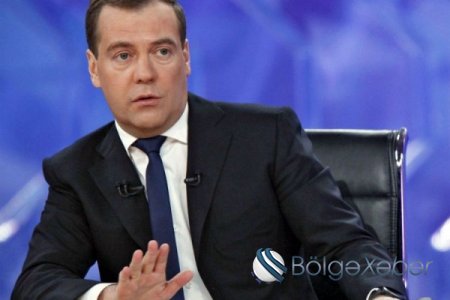 Rusiyalıların 45%-i Medvedevin istefasına tərəfdardır