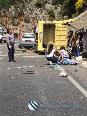 Türkiyədə turistləri daşıyan avtobus qəzaya uğrayıb, 23 nəfər ölüb, 11 nəfər yaralanıb