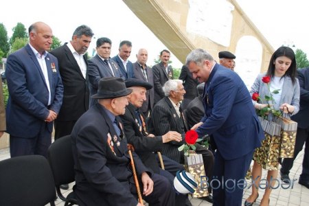 Tərtərdə alman faşizmi üzərində qələbənin 72-ci ildönümünə həsr olunmuş umumrayon tədbiri keçirilib-FOTO Tərtərdə alman faşizmi üzərində qələbənin 72-ci ildönümünə həsr olunmuş umumrayon tədbiri keçirilib-FOTO