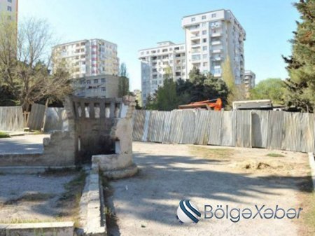Daha bir tikinti şirkəti gecələr yaşıllığa hücum edir- şəhid adına olan parkda "qətliam" FOTOLAR Daha bir tikinti şirkəti gecələr yaşıllığa hücum edir- şəhid adına olan parkda "qətliam" FOTOLAR