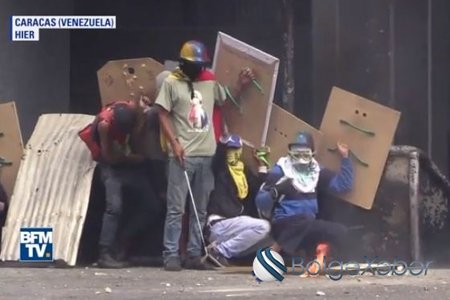 Venesuelada hərbçilər ölkə prezidentinə qarşı üsyan qaldırıblar - VİDEO