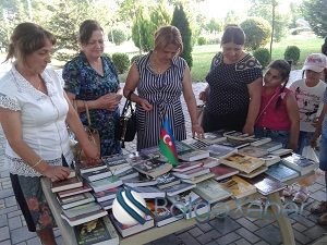 Bərdədə “Kitab hamı və hər kəs üçündür” adlı kitab sərgisi keçirilib-FOTO