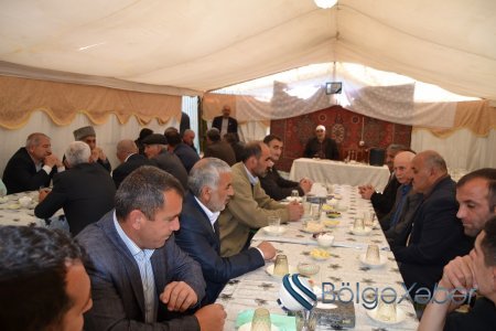 Sadə, israfsız, islami qaydalara uyğun - Füzulidə yas mərasimləri(FOTO) Sadə, israfsız, islami qaydalara uyğun - Füzulidə yas mərasimləri(FOTO)