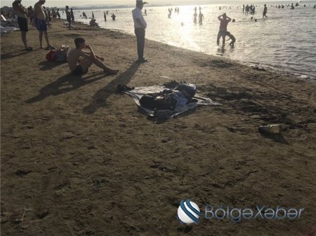 Burda adamı nə soyunmağa qoyurlar, nə də geyinməyə... - Novxanı çimərliyindən reportaj (FOTOLAR) Burda adamı nə soyunmağa qoyurlar, nə də geyinməyə... - Novxanı çimərliyindən reportaj (FOTOLAR)