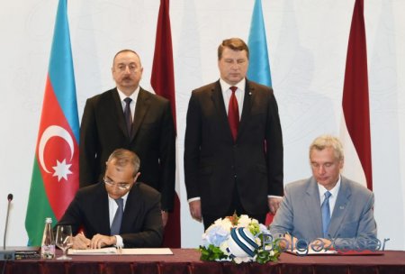 Azərbaycan-Latviya sənədləri imzalanıb