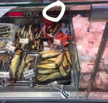 "Araz" marketdə BİABIRÇILIQ: kiflənmiş kolbasa, milçək... - REAKSİYA -YENİLƏNİB(FOTO)