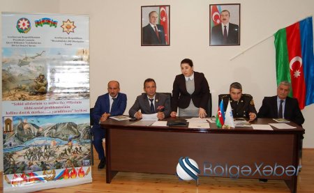 Cənub bölgəsində “Şəhid ailələrininə və müharibə əlillərinə dövlət qayğısı” mövzusunda iclas keçirildi. Cənub bölgəsində “Şəhid ailələrininə və müharibə əlillərinə dövlət qayğısı” mövzusunda iclas keçirildi.