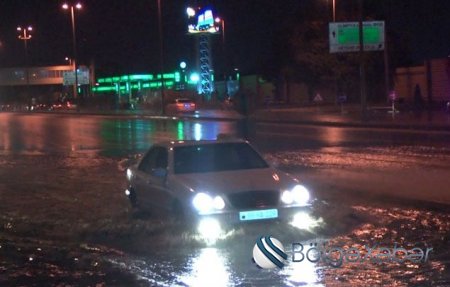 Güclü yağış Bakının yollarında ciddi problemlər yaradıb-FOTO,VİDEO