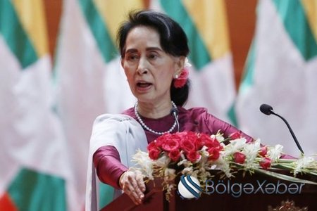 Myanmar lideri “Oksford” mükafatından məhrum edilib