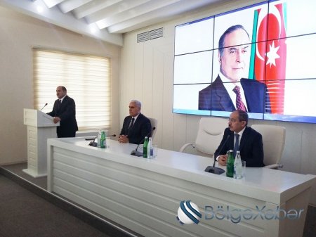 Əmlak Məsələləri Dövlət Komitəsində Ümummilli Lider Heydər Əliyevin anım günü ilə əlaqədar tədbir keçirilib Əmlak Məsələləri Dövlət Komitəsində Ümummilli Lider Heydər Əliyevin anım günü ilə əlaqədar tədbir keçirilib