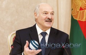 Lukaşenko “insult”dan sonra ilk dəfə üzə çıxdı
