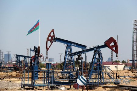Azərbaycan neftinin qiyməti cüzi azalıb