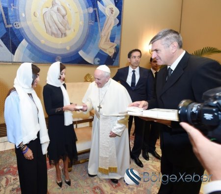 Mehriban Əliyeva Roma Papası ilə görüşdü - FOTO