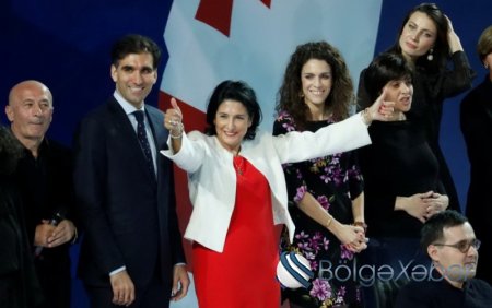 Gürcüstan ilk dəfə qadın prezident seçdi