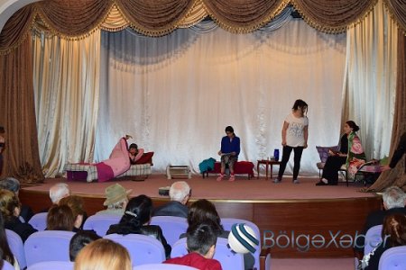 Bəşir Səfəroğlu adına Xalq Teatrı yazıçı-dramaturq Pərvinin “Qadınlar” komediyasını tamaşaçılara təqdim edib