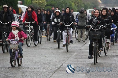 İsfahanda qadınların velosiped sürməyi qadağan edildi