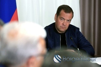 Dmitri Medvedev: "Ola bilsin meşələri qəsdən yandırıblar"