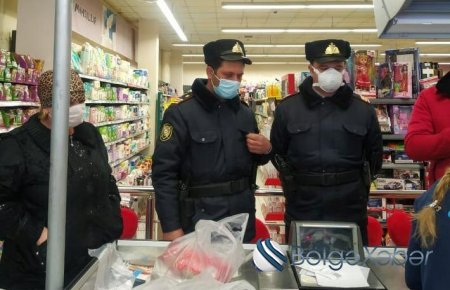 Bakıda qadın polisə yaxınlaşdı, polis isə görün nə etdi... – Foto