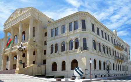 Bakıda onlarla əməkdaşın maaş kartlarını ələ keçirən vəzifəli şəxsə cinayət işi açıldı - RƏSMİ