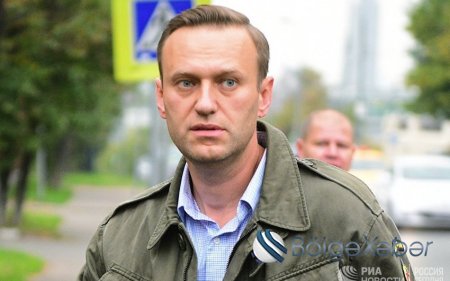 Aleksey Navalnı komadan ayılıb