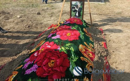 Bərdədə ermənilərin atdığı raket nəticəsində ölən videooperator torpağa tapşırıldı