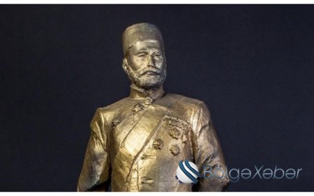 Bakıda Hacı Zeynalabdin Tağıyevin heykəli quraşdırılır