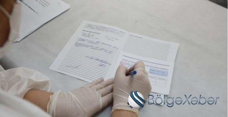 Saxta COVID-19 pasportu satan həkimlərə cinayət işi açılıb