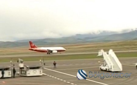 Ərdoğanın təyyarəsi Füzuli Beynəlxalq Hava Limanına endi-VİDEO