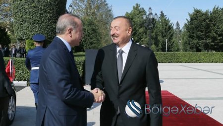 İlham Əliyev Ərdoğanı Füzuli Beynəlxalq Hava Limanında qarşıladı