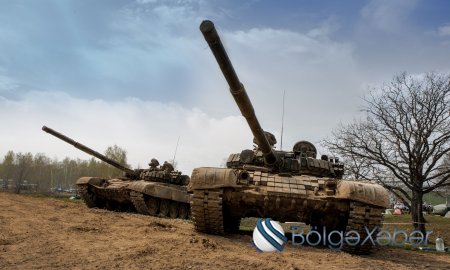 Rusiya tankları Kiyevə doğru irəliləyib - Körpü partladıldı