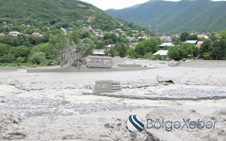 Masallıda çay daşdı - köməksiz qalan 21 nəfər təxliyə edildi