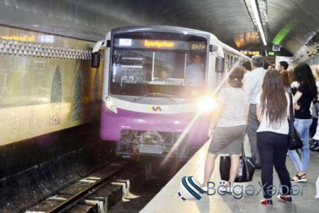 "28 May" metrosunda HƏYACANLI ANLAR: Qatar boşaldıldı...