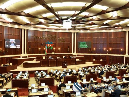 Deputatlara verilən bəzi pul təminatları ləğv edilib
