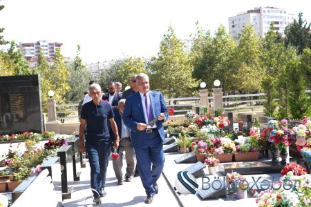 Rayon rəhbəri və Milli Məclisin deputatı Vətən müharibəsi şəhidinin məzarını ziyarət ediblər