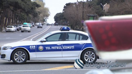 Yolu keçərkən telefondan istifadə edən piyadalara XƏBƏRDARLIQ
