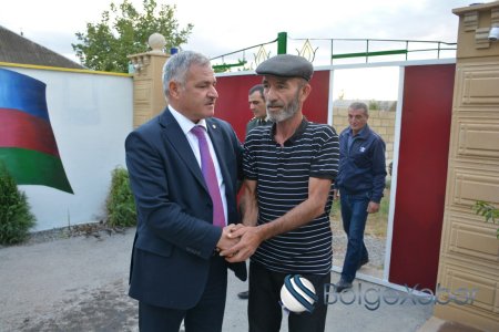 Rayon rəhbəri Vətən müharibəsi şəhidinin ikinci ildönümü ilə əlaqədar ailəsini ziyarət edib