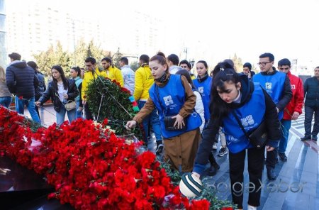 ETSN kollektivi və könüllüləri Xocalı Soyqırımı abidəsini ziyarət ediblər