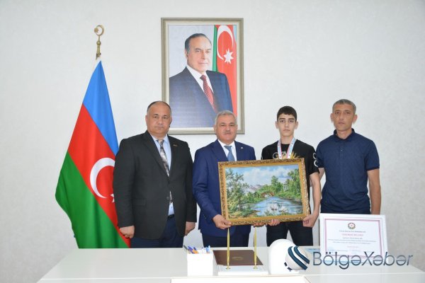 Rayon rəhbəri gümüş medal qazanan Murad Qurbanovu qəbul edib