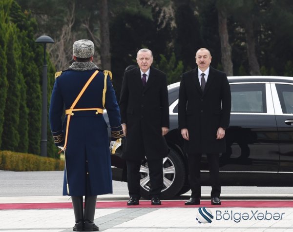 Türkiyə Prezidentinin rəsmi qarşılanma mərasimi keçirilir
